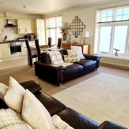 Shore Thing Beachfront Apartment Ramsgate - Sleeps 4 ภายนอก รูปภาพ