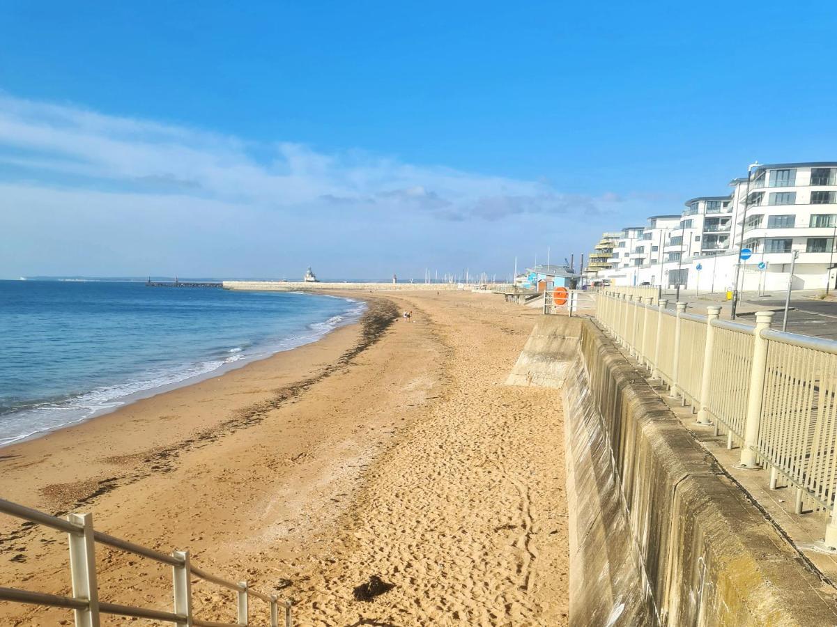 Shore Thing Beachfront Apartment Ramsgate - Sleeps 4 ภายนอก รูปภาพ